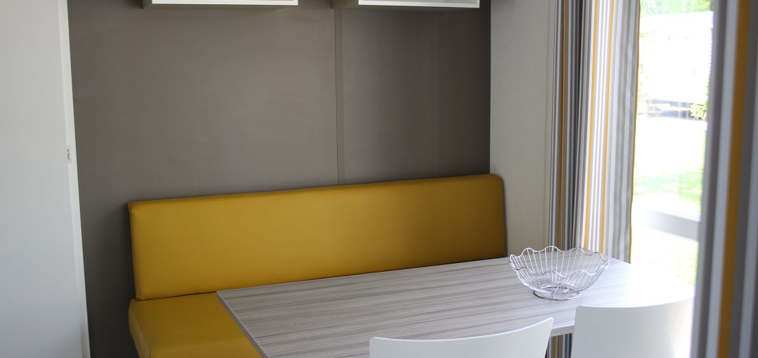 CHALET+_ZITJE_BANK_STOELEN_ZITHOEK_2017.JPG