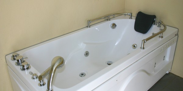 VIPCOMFORT_KAMPEREN_WHIRLPOOL_JACUZZI.JPG