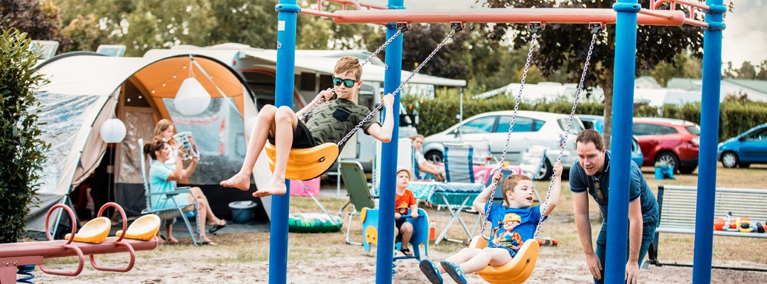 Speeltoestel op het Kinderveld